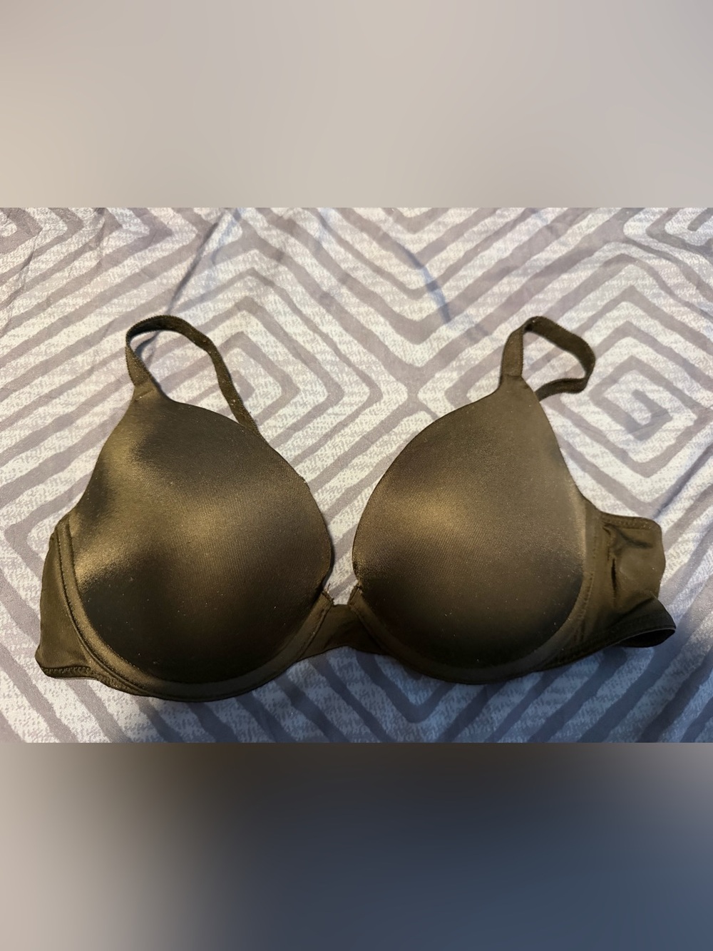 PINK Victoria's Secret Black Molded T-Shirt Bra